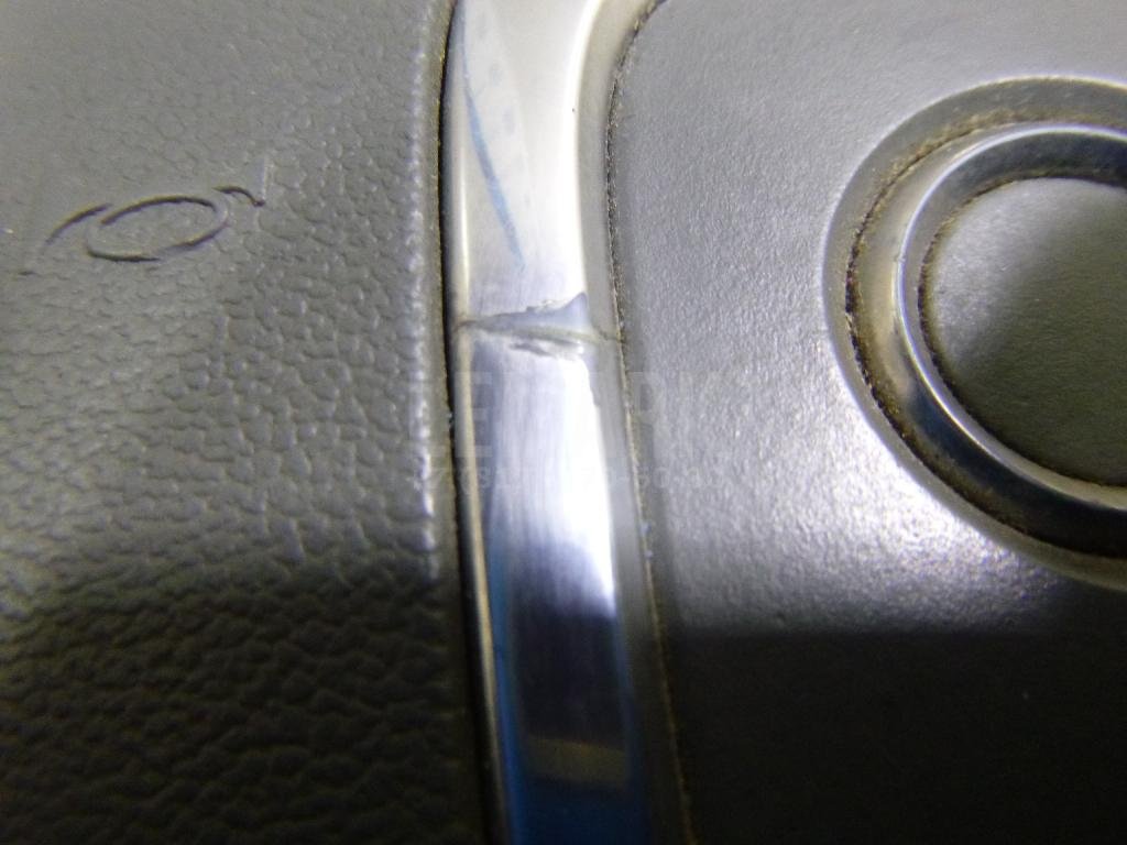 Подушка безопасности в рулевое колесо