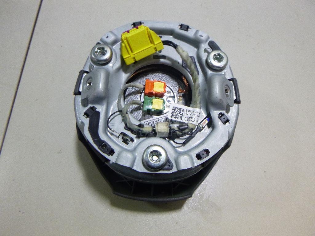 Подушка безопасности в рулевое колесо