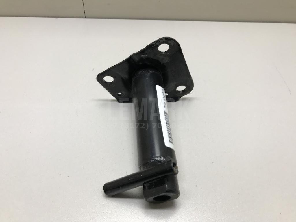 Кронштейн усилителя переднего бампера правый для  Audi A4 [B8] Allroad 2009-2015