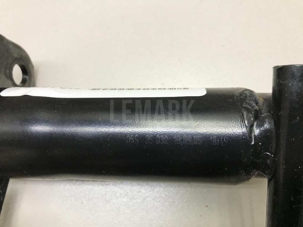 Кронштейн усилителя переднего бампера правый для  Audi A4 [B8] Allroad 2009-2015