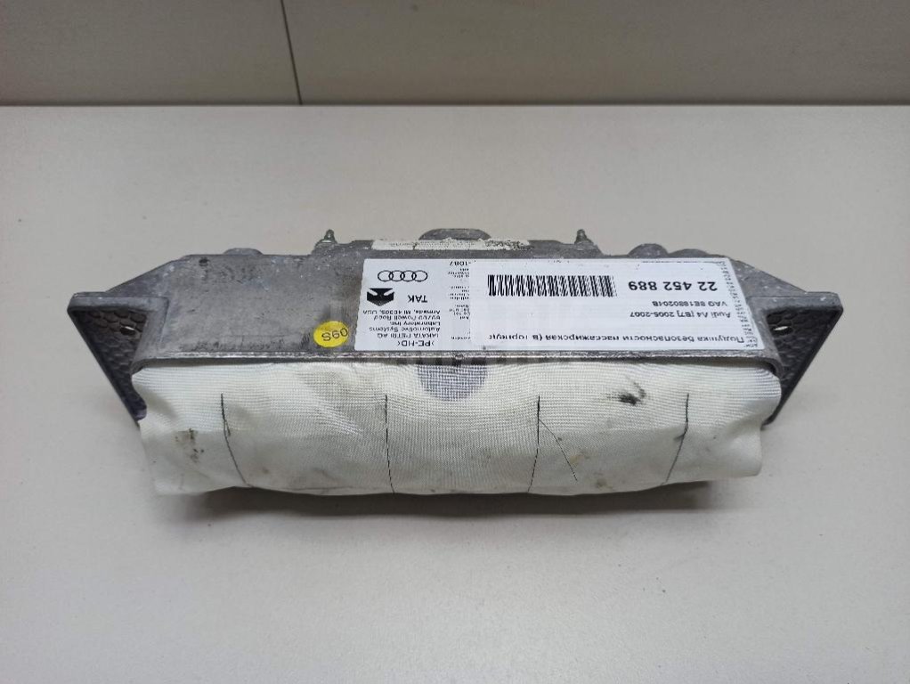 Подушка безопасности пассажирская (в торпедо)