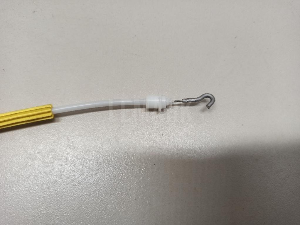 Трос открывания задней двери