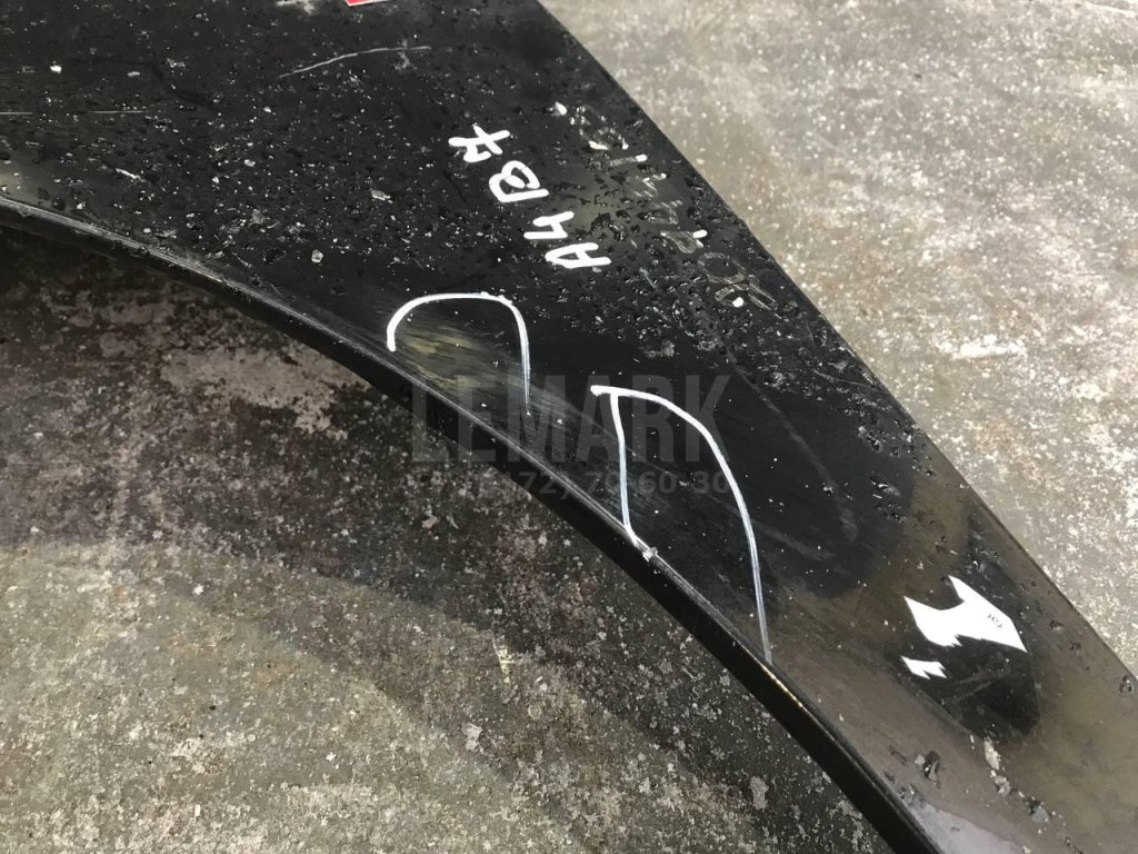 Крыло переднее левое