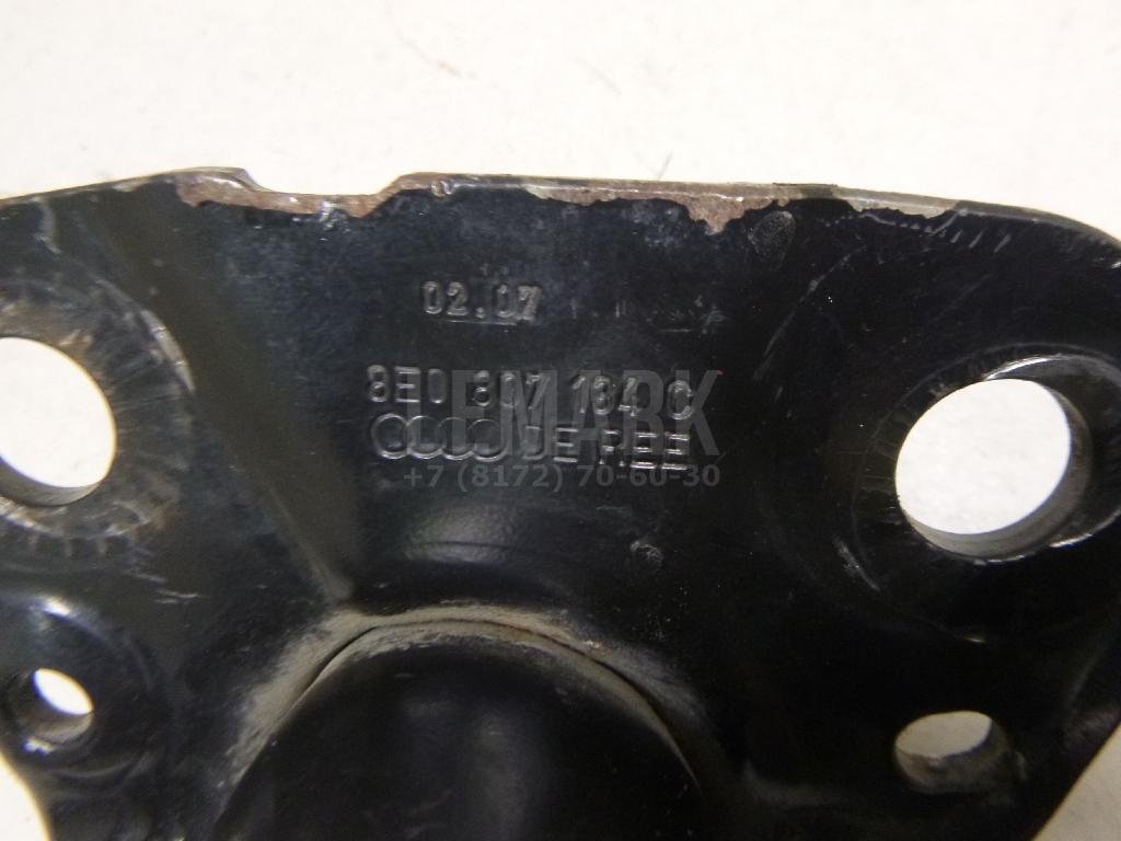 Кронштейн усилителя переднего бампера правый