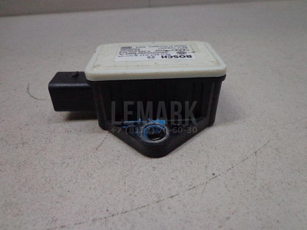 Датчик ускорения