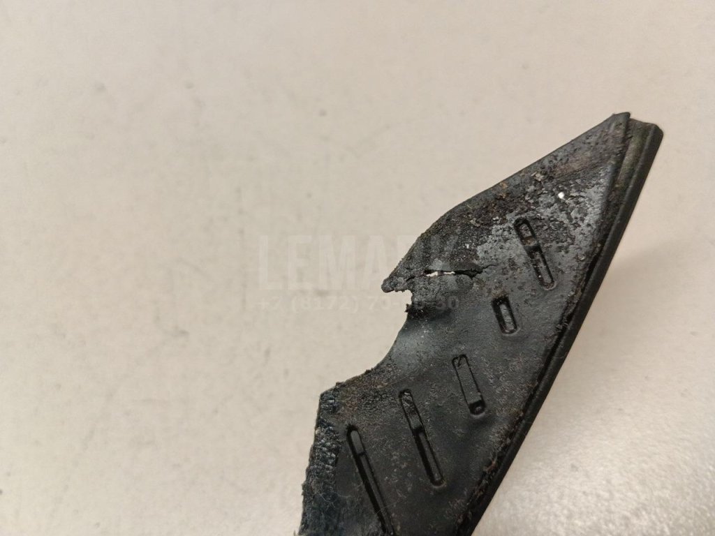 Уплотнитель фары