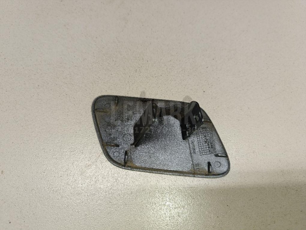 Крышка форсунки омывателя