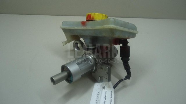 Цилиндр тормозной главный