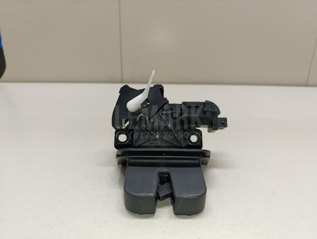 Замок багажника