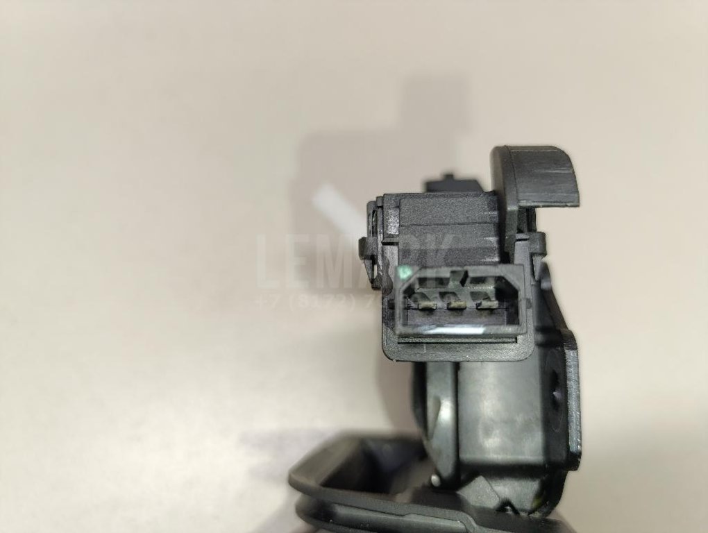 Замок багажника