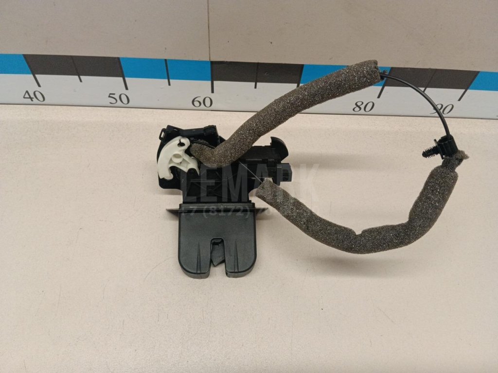 Замок багажника