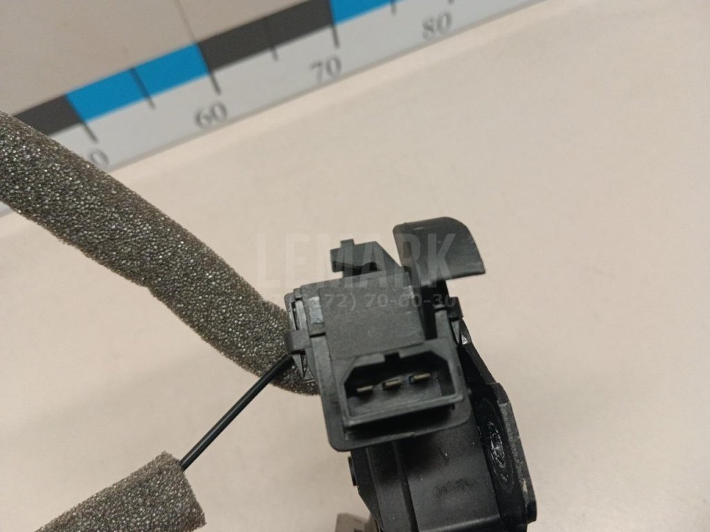 Замок багажника