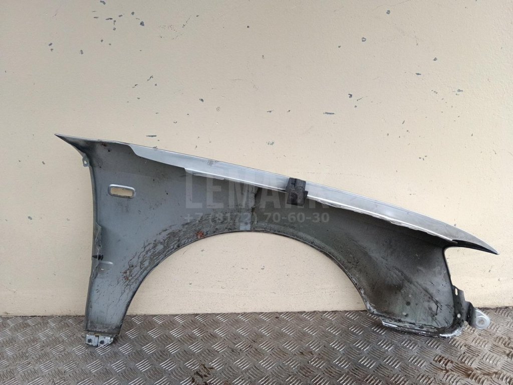 Крыло переднее левое