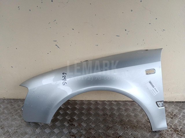 Крыло переднее левое