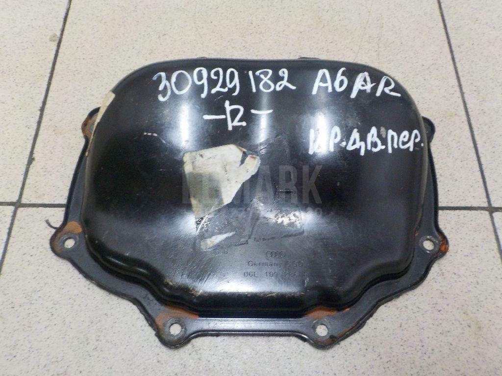 Крышка двигателя передняя