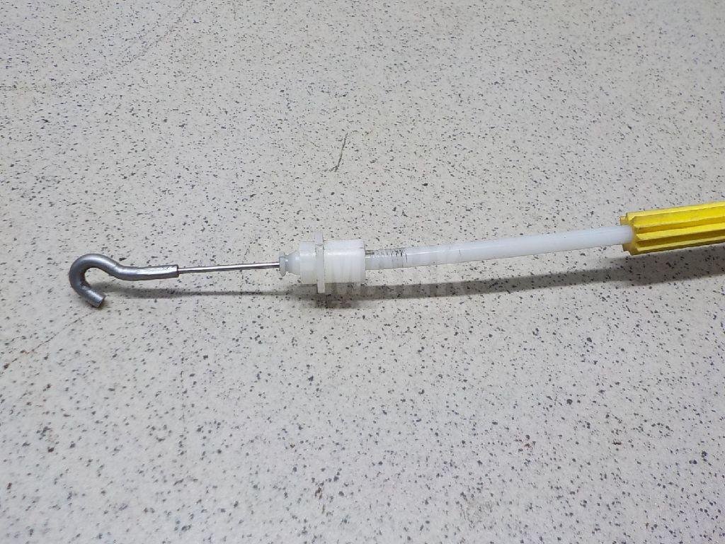 Трос открывания задней двери