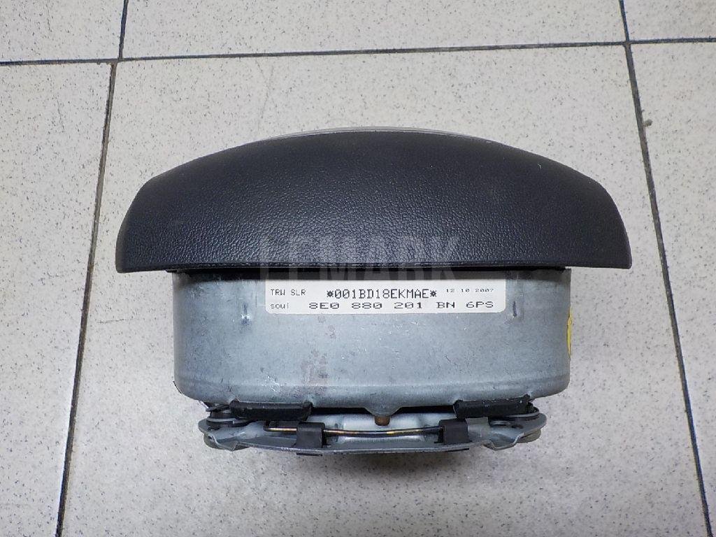 Подушка безопасности в рулевое колесо