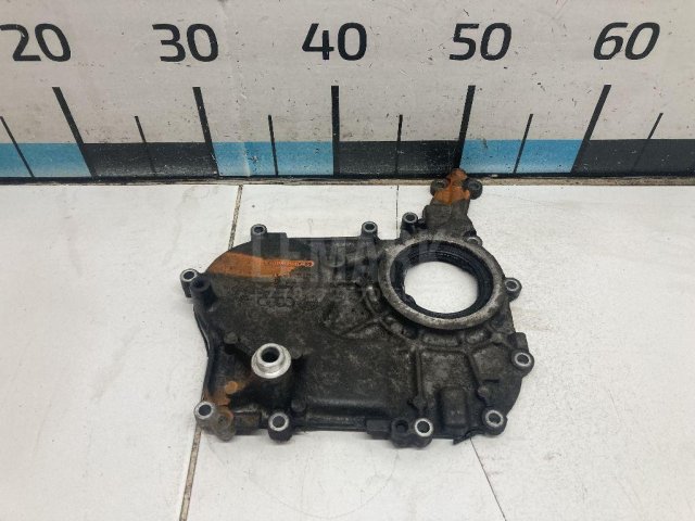 Крышка двигателя передняя