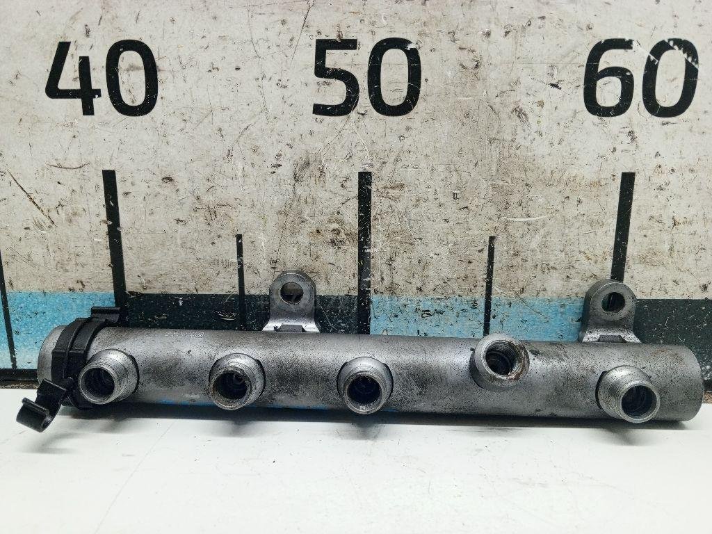 Рейка топливная (рампа)