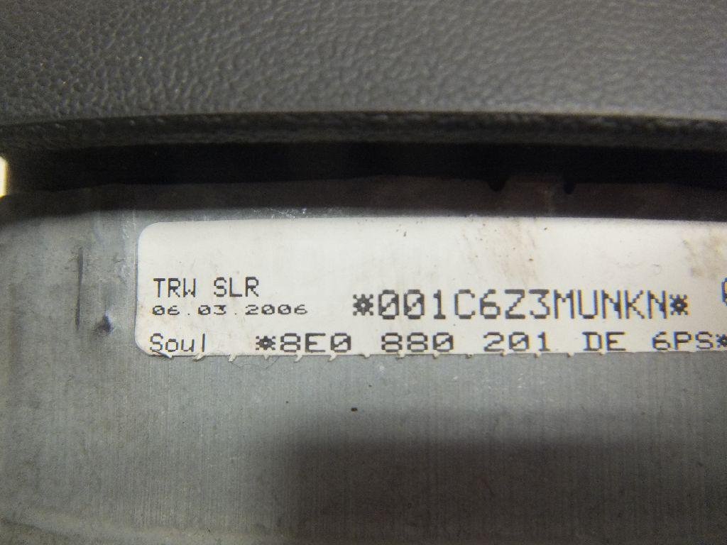 Подушка безопасности в рулевое колесо