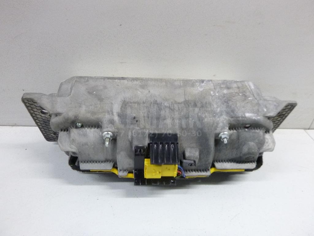 Подушка безопасности пассажирская (в торпедо)