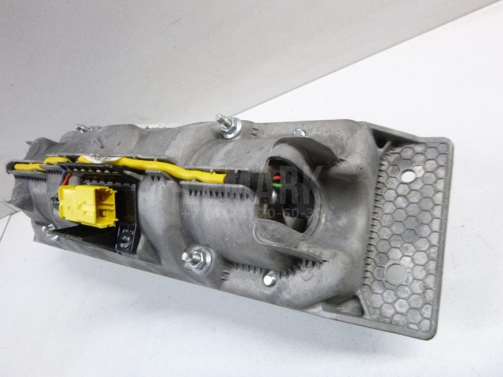 Подушка безопасности пассажирская (в торпедо)