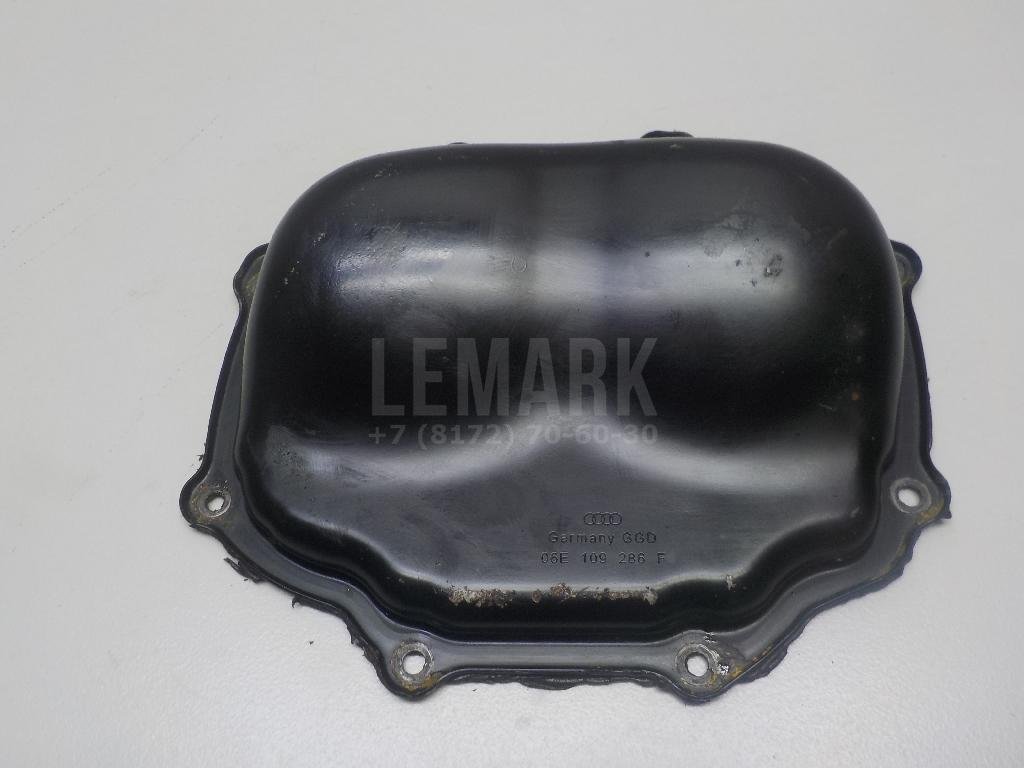 Крышка двигателя передняя