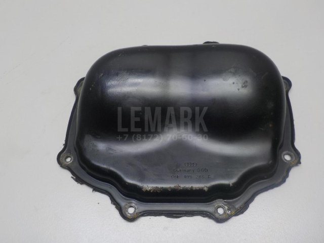 Крышка двигателя передняя