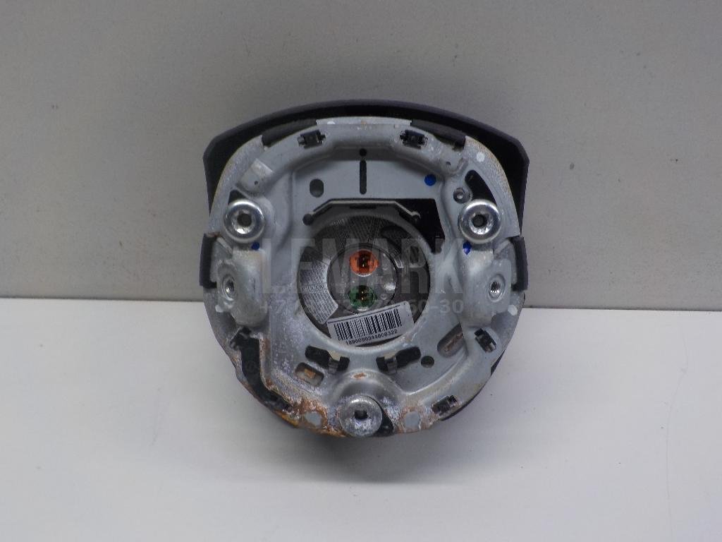 Подушка безопасности в рулевое колесо