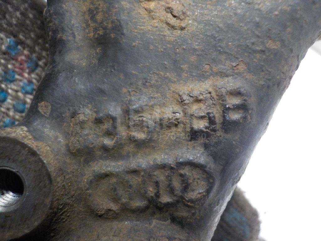 Кулак поворотный задний левый