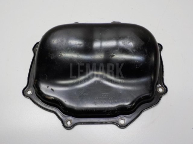 Крышка двигателя передняя