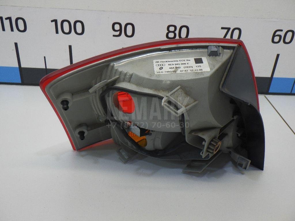 Фонарь задний наружный правый