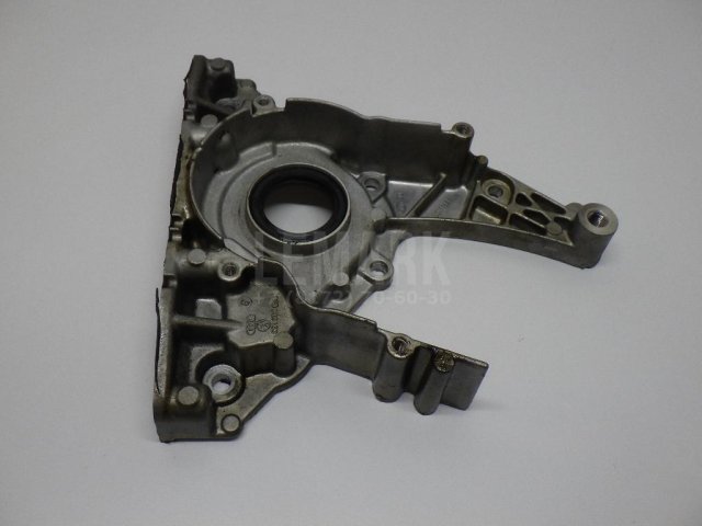 Крышка двигателя передняя