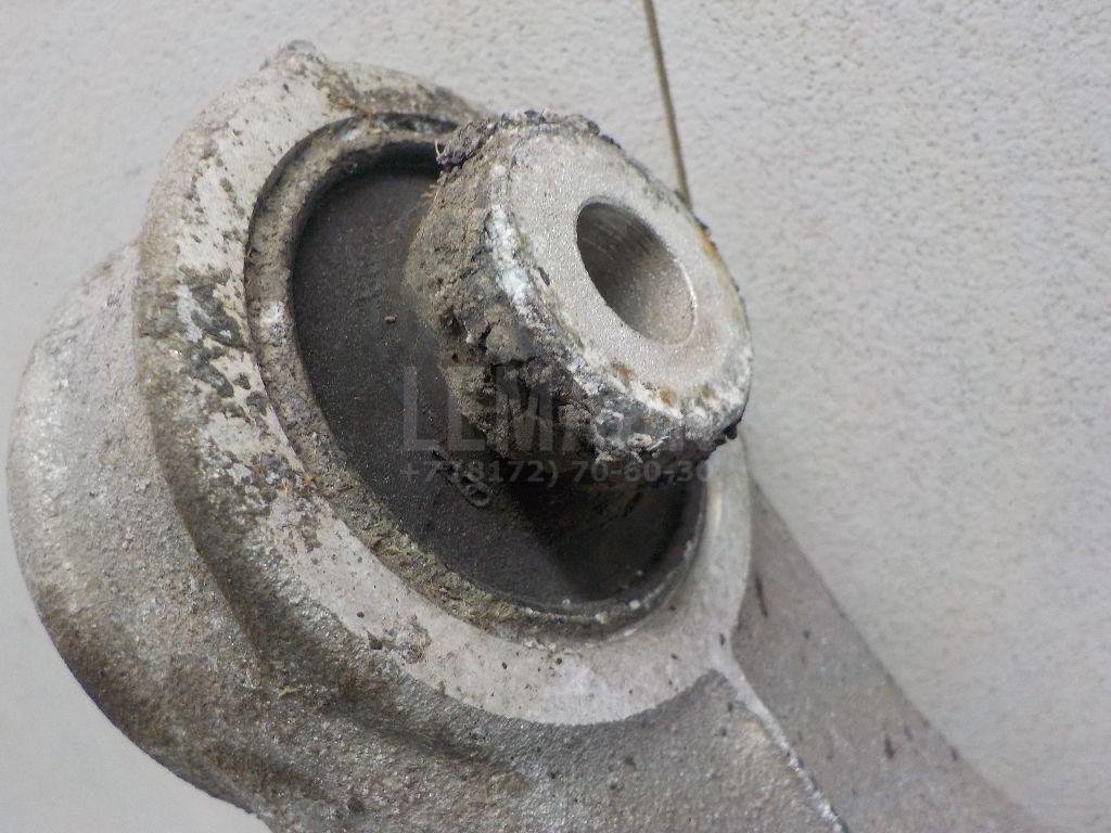 Рычаг задний нижний правый