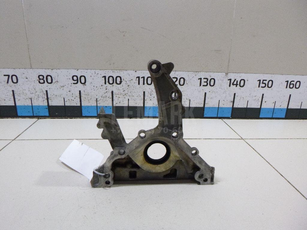 Крышка двигателя передняя