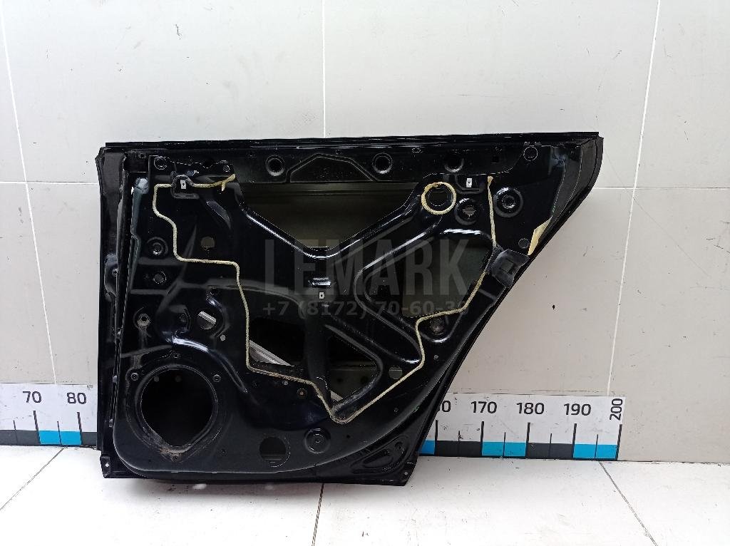 Дверь задняя правая