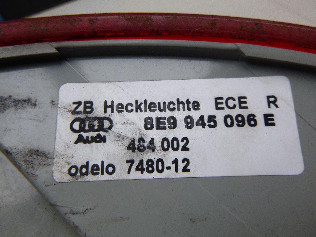 Фонарь задний наружный правый