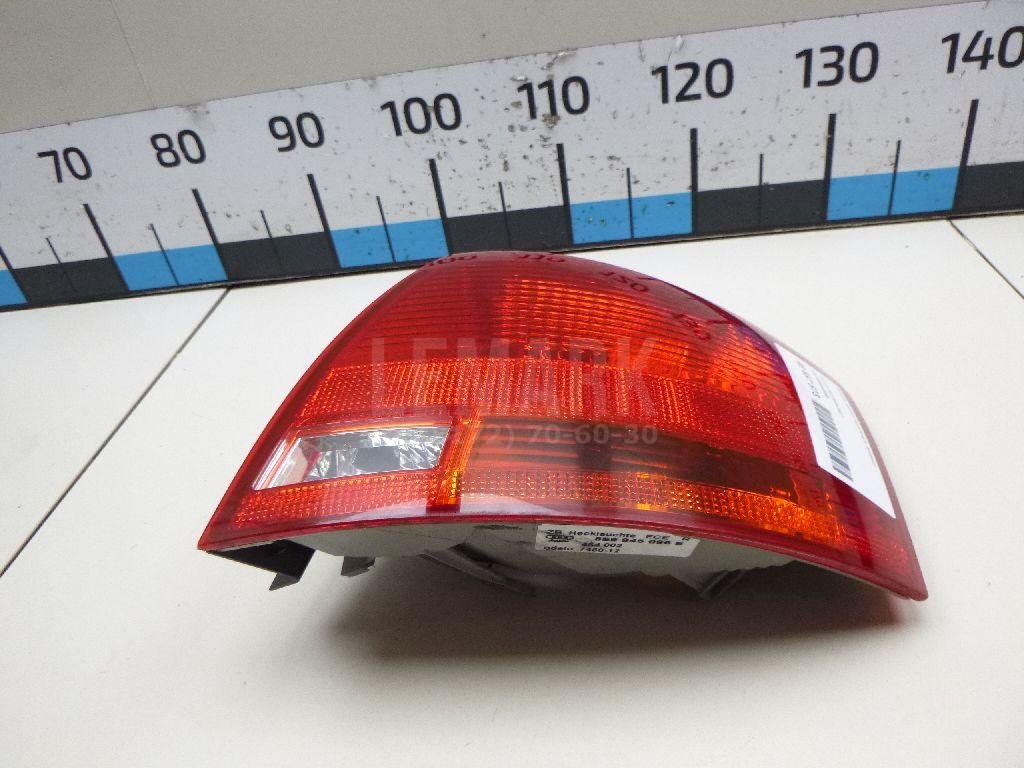 Фонарь задний наружный правый