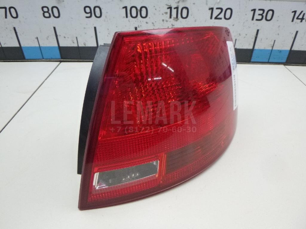 Фонарь задний наружный правый
