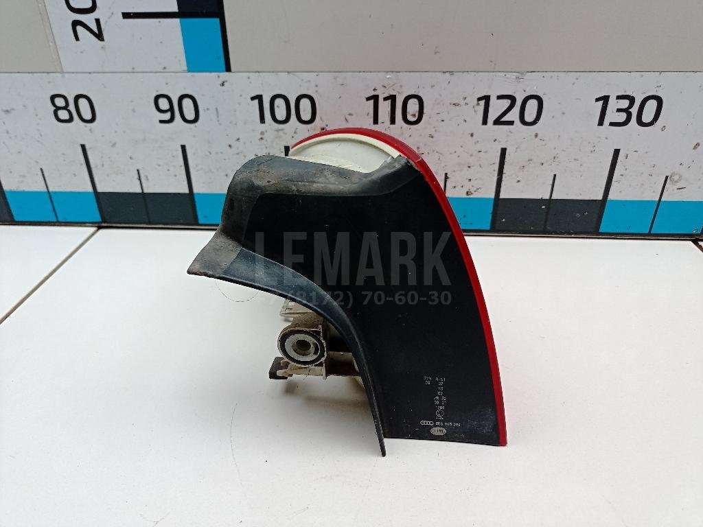 Фонарь задний наружный правый