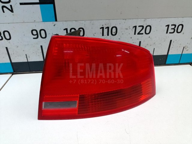 Фонарь задний наружный правый