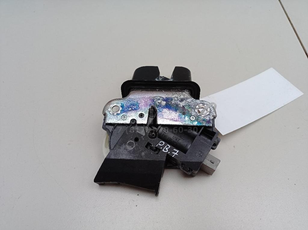 Замок багажника