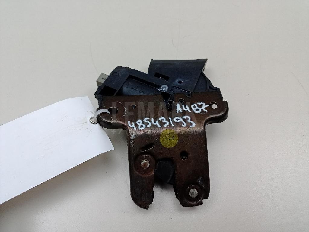 Замок багажника