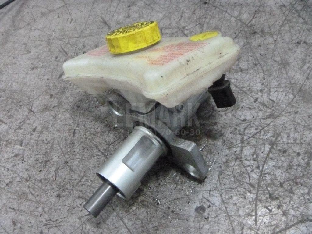 Цилиндр тормозной главный