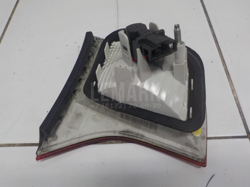 Фонарь задний внутренний правый