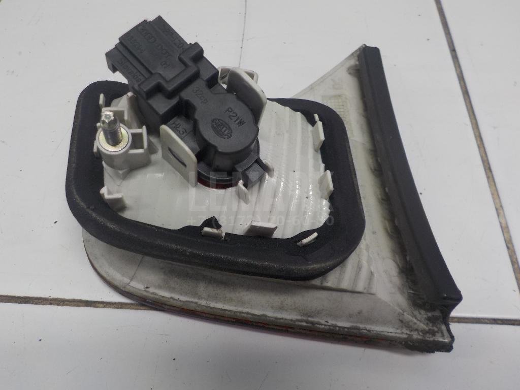 Фонарь задний внутренний правый