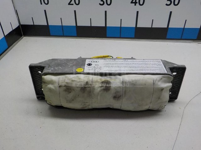 Подушка безопасности пассажирская (в торпедо)