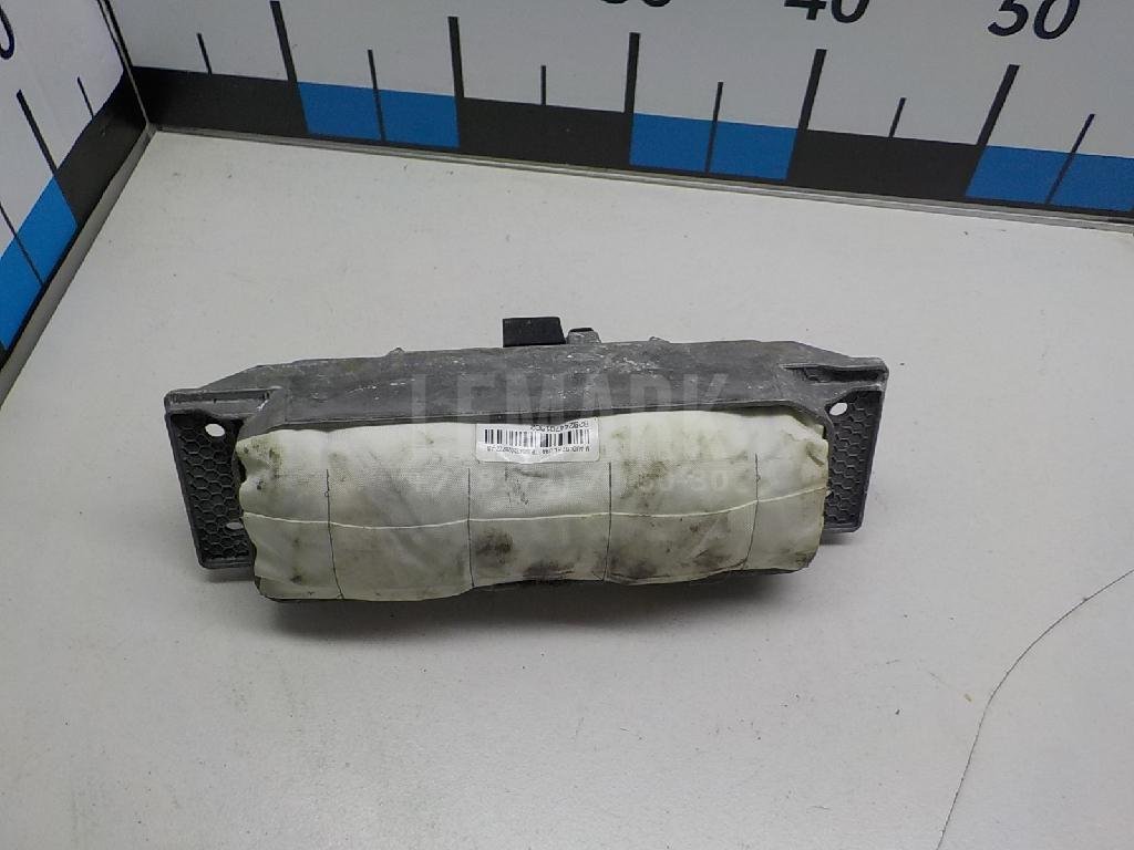 Подушка безопасности пассажирская (в торпедо)