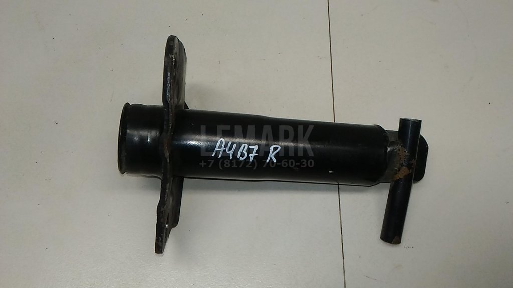 Кронштейн усилителя переднего бампера правый