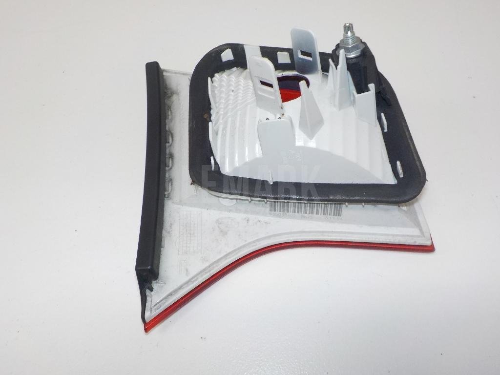 Фонарь задний внутренний правый